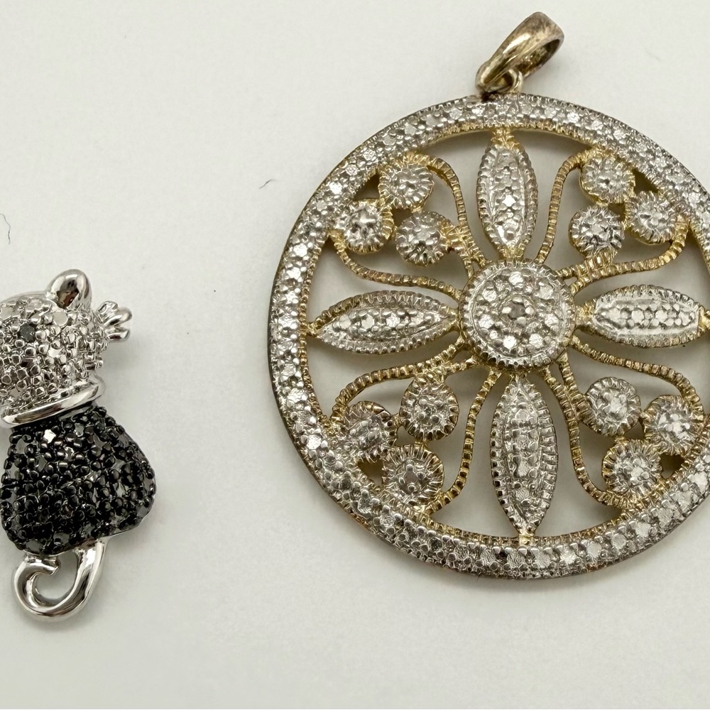 Vintage 9.25 Gold Silver Cat & Round Filigree Rhinestone Pendants Necklace 6.8g